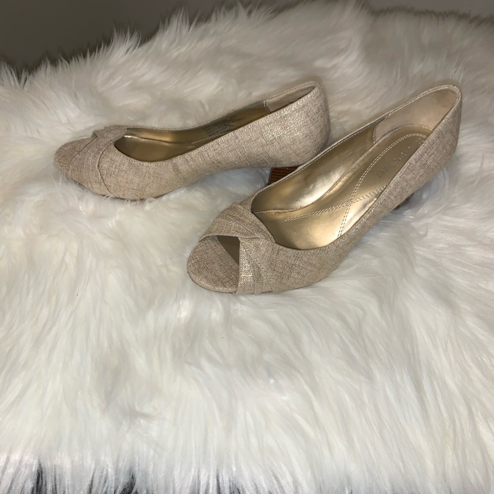 Naturalizer Beige Metallic